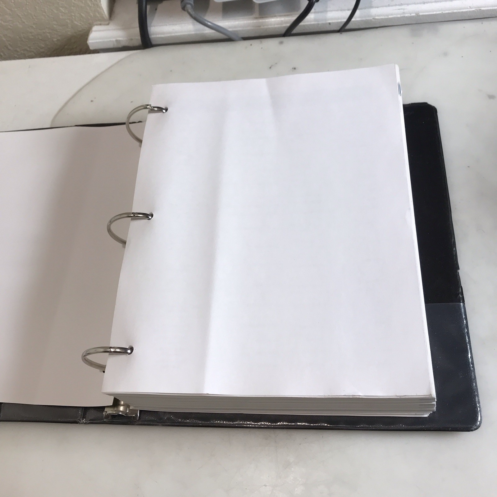 Organic Chemistry – Loose Leaf, by Wade Leroy; Simek Jan – Looks New
