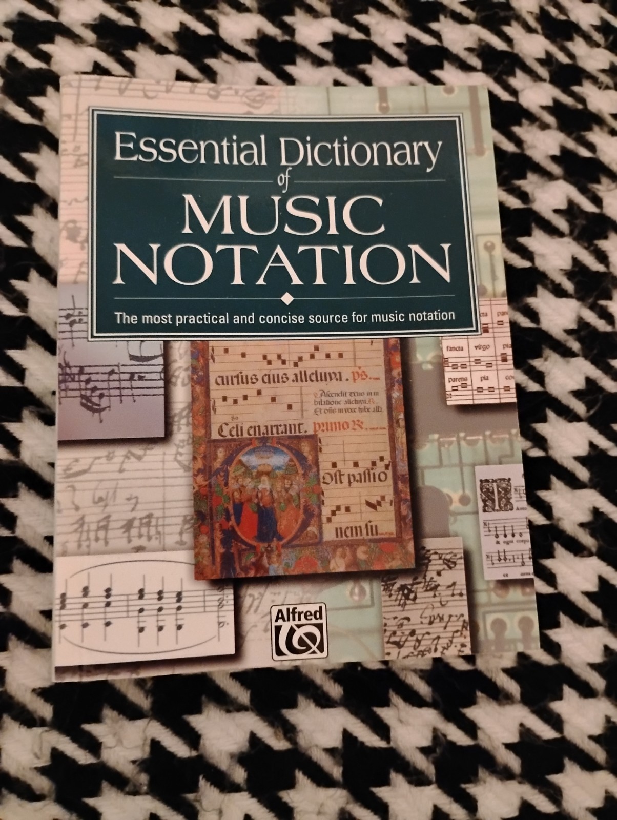 Alfred Essential Dictionary of Music Notation Gerou & Lusk 1996 Illus 348p