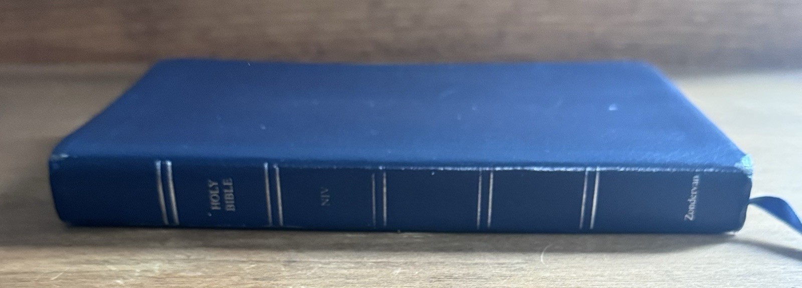 NIV Thinline Bible 1996 Blue Bonded Leather 1984 Red Letter