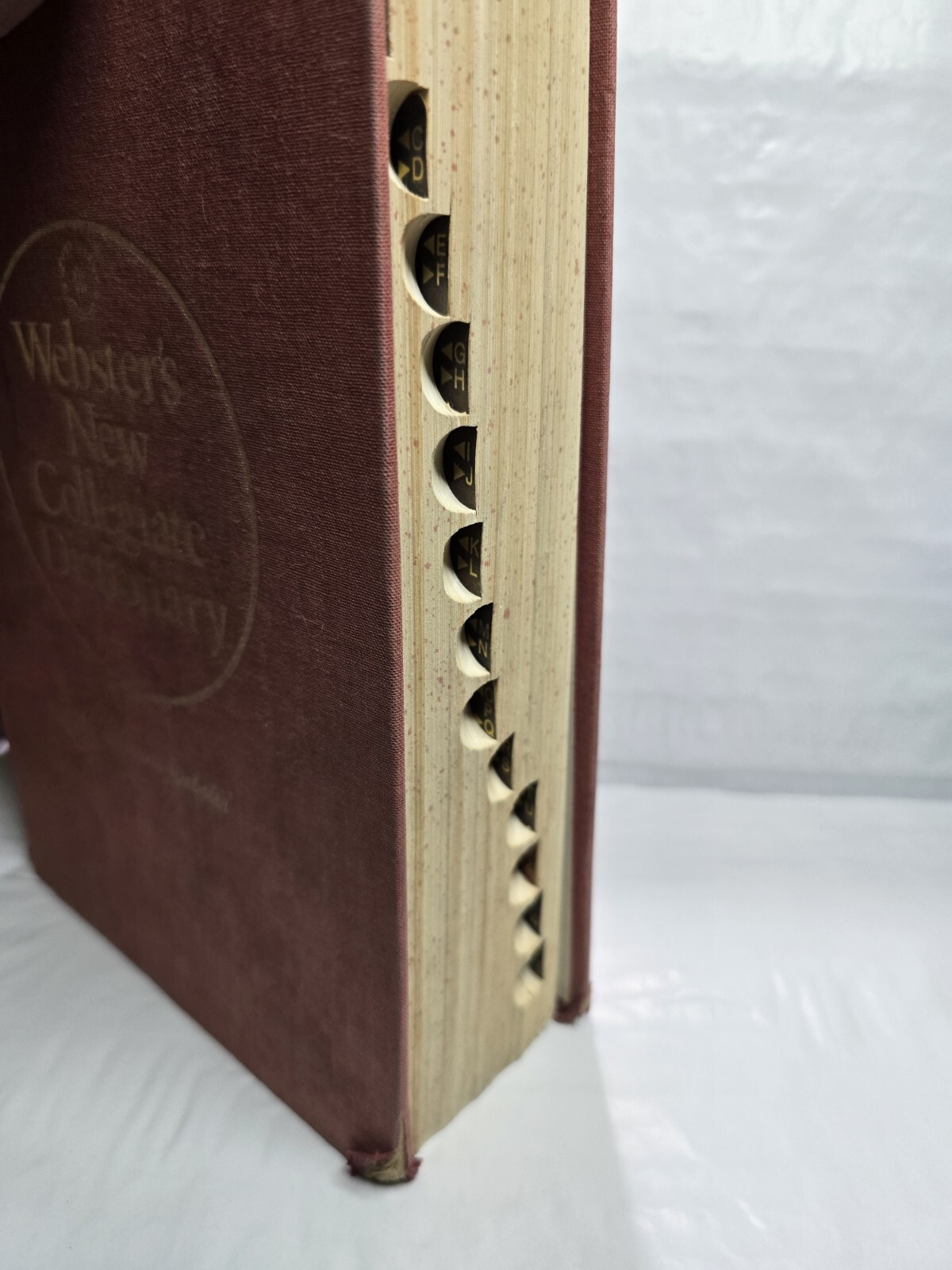 Vintage 1979 Websters Collegiate Dictionary Red Hardcover Book