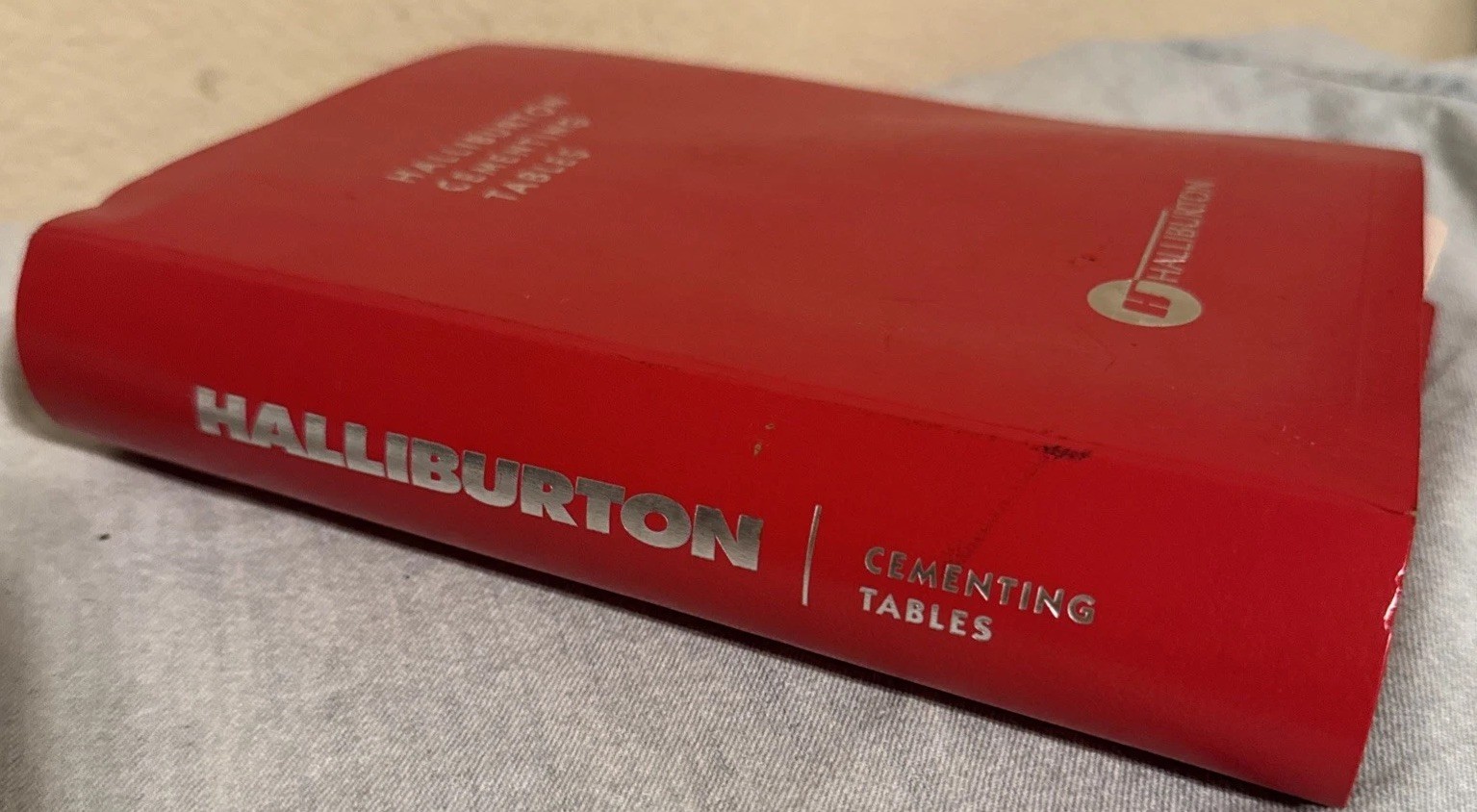Halliburton Company Red Book Cementing Tables Engineering 1995 Oilfield Service