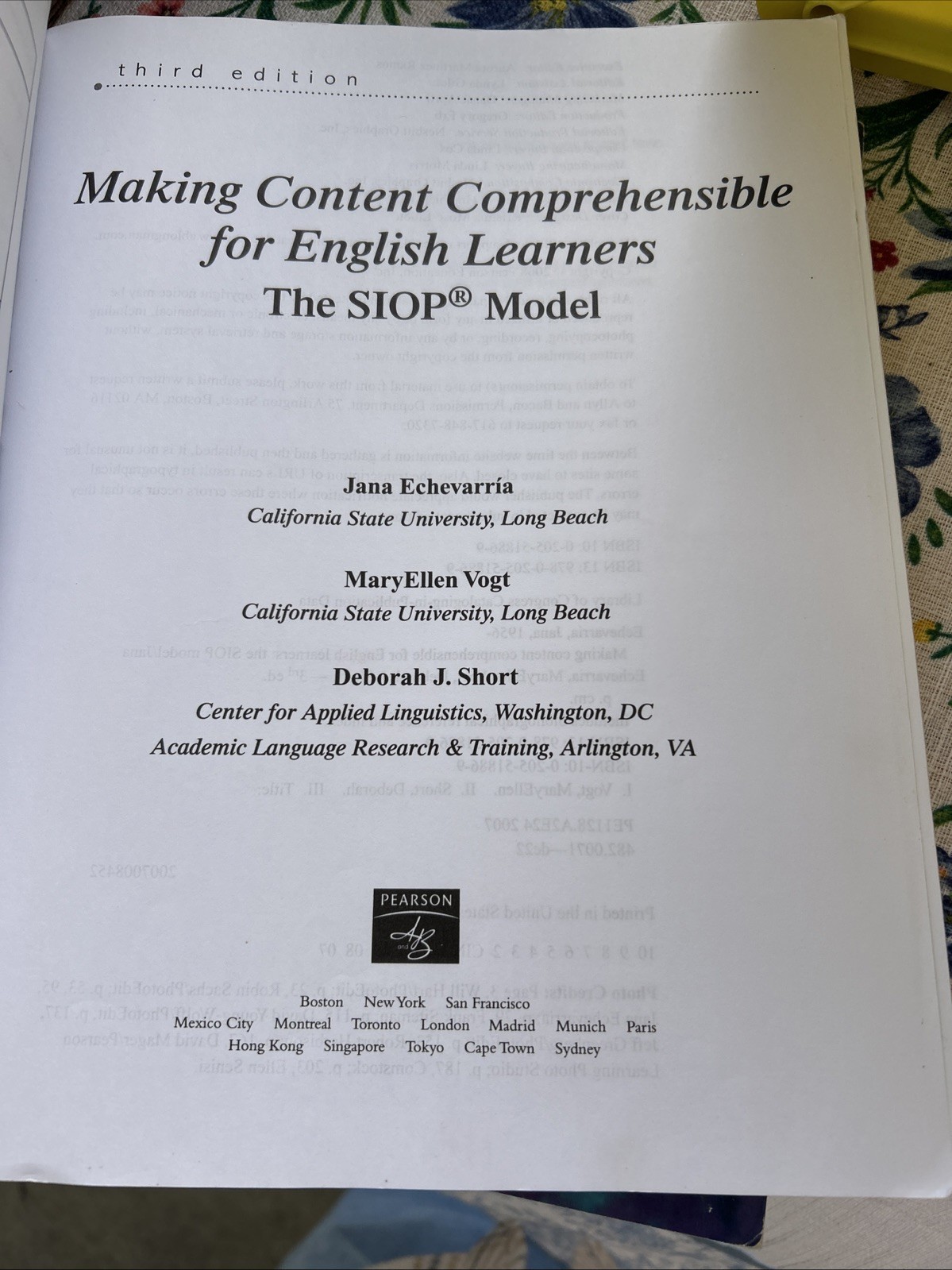 Making Content Comprehensible for English Language Learners : The SIOP Model