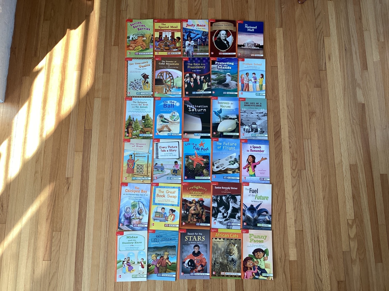 MCGRAW HILL WONDERS LEVELED READERS / GRADE 3 / APPROACHING / 30 BOOKS