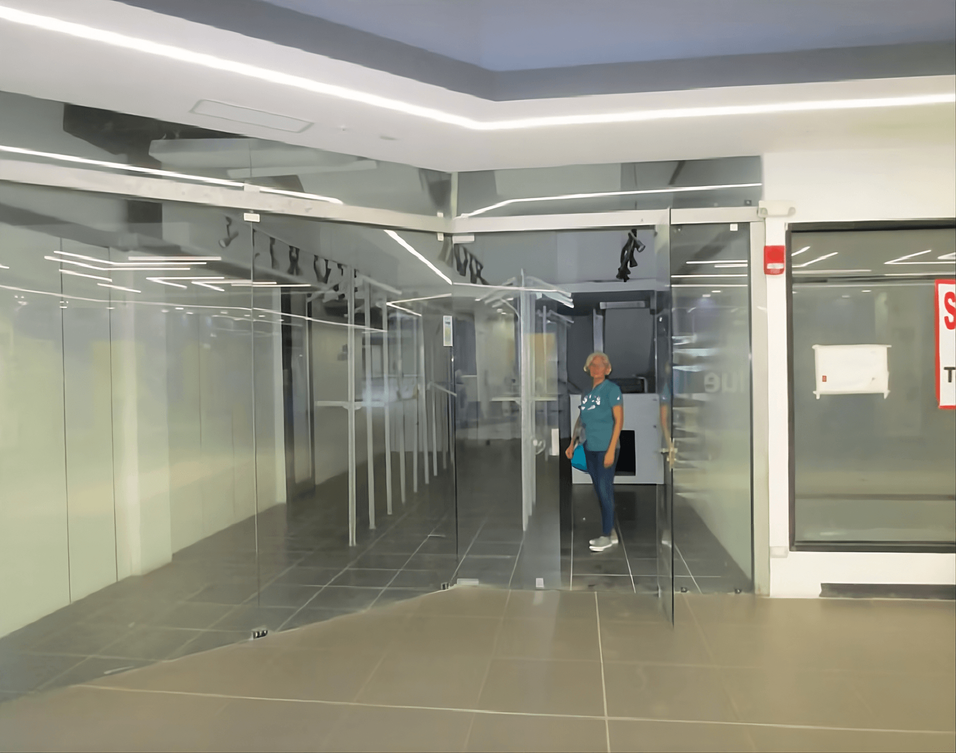 Real Cariari - Entrada del local